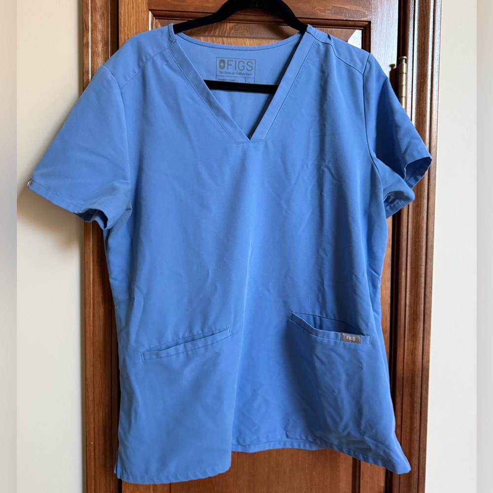 Figs Women's Short Sleeve Ciel Blue V-Neck Top